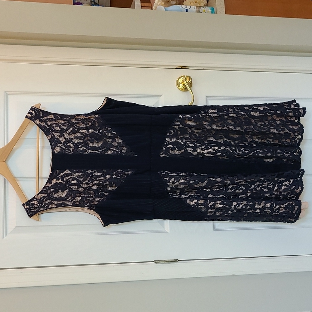 Taylor Navy Blue Lace Sleeveless Dress with Liner Size 24